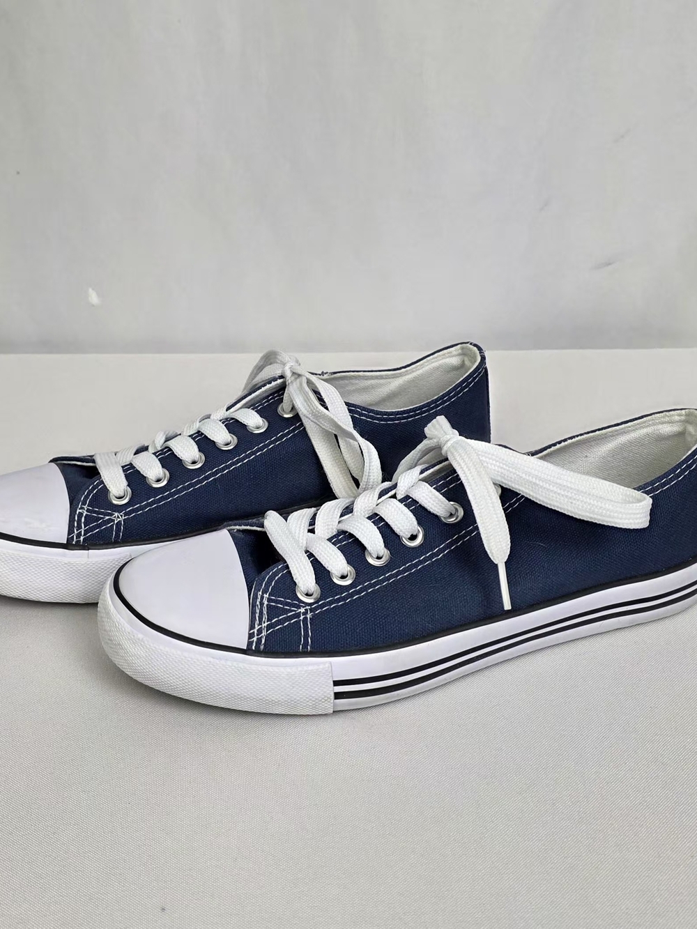 Women's Epicstep Navy Blue Canvas Sneakers Size 8